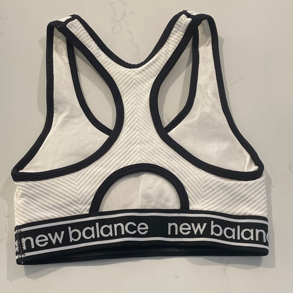 New Balance White and Black Sports Bra S/P - Picture 3 of 3